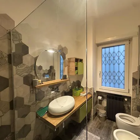 Relax & Explore Stylish In Appartement