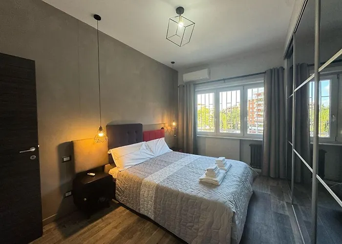 Relax & Explore Stylish In Rome